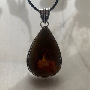 1891 Amber Colored Stone Teardrop Pendant Necklace
